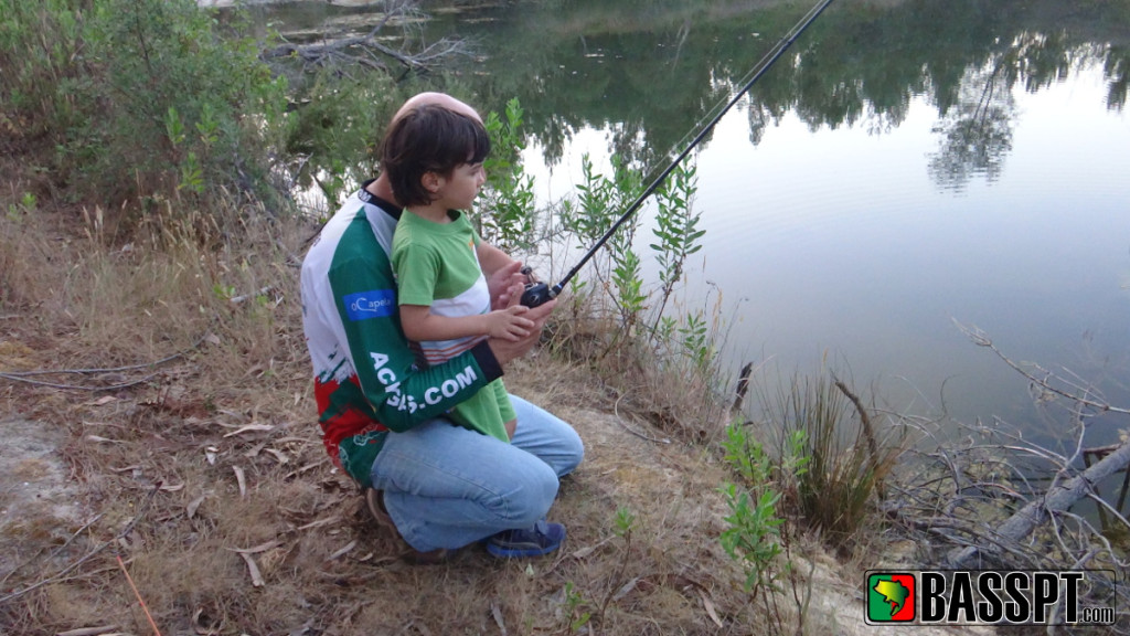 Introdução dos mais novos na pesca do achigã