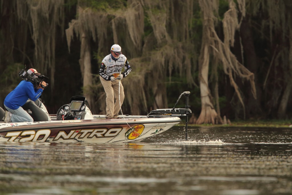 No último dia de pesca que terminou em glória com um total acima dos 37 quilos - Foto BASS-Seigo Saito